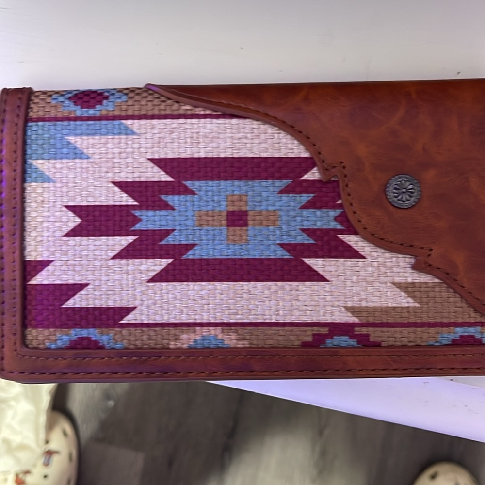 SOUTHERWESTERN NATIVE PURSE WITH WALLET. NWOT - Picture 9 of 13